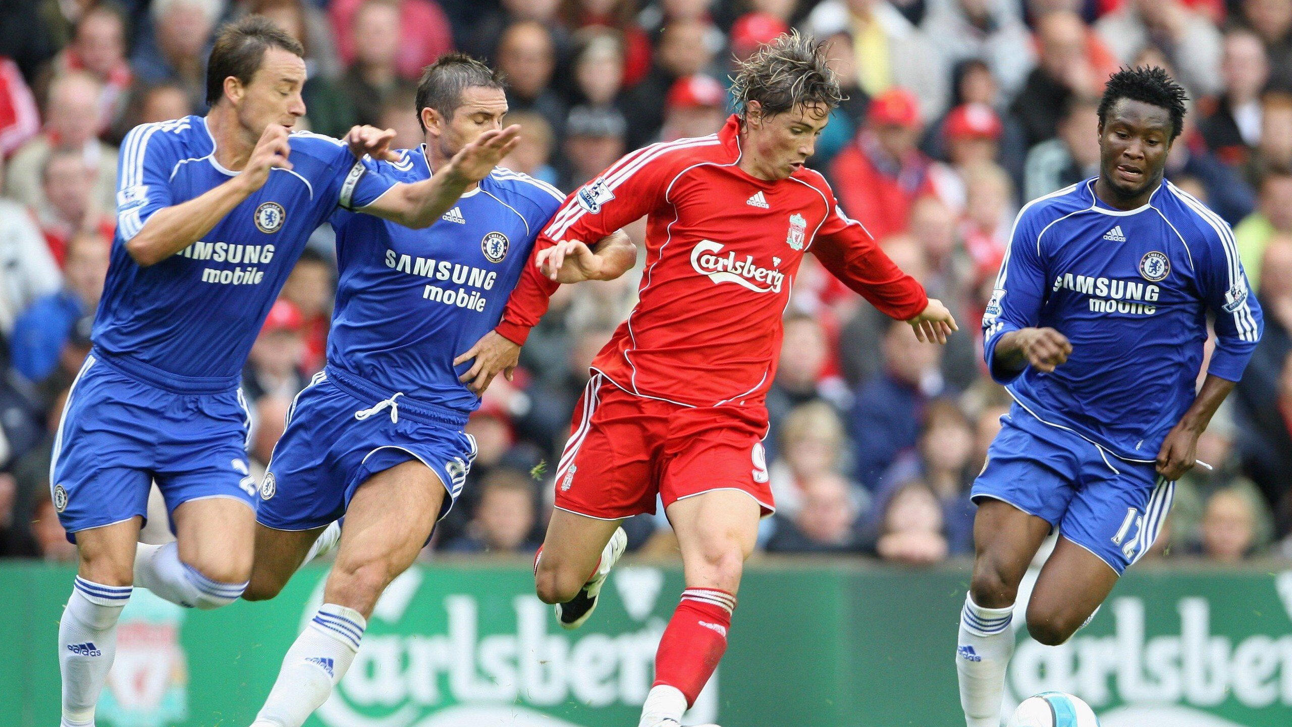 冠军争夺：豪门持续稳固积分榜领先优势或面临挑战，豪门历史最佳阵容